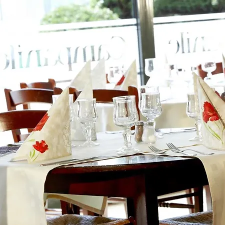 Otel Campanile 3*